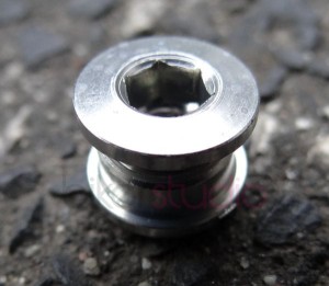 Śruba do blatu ALUMINIUM krótka srebrna